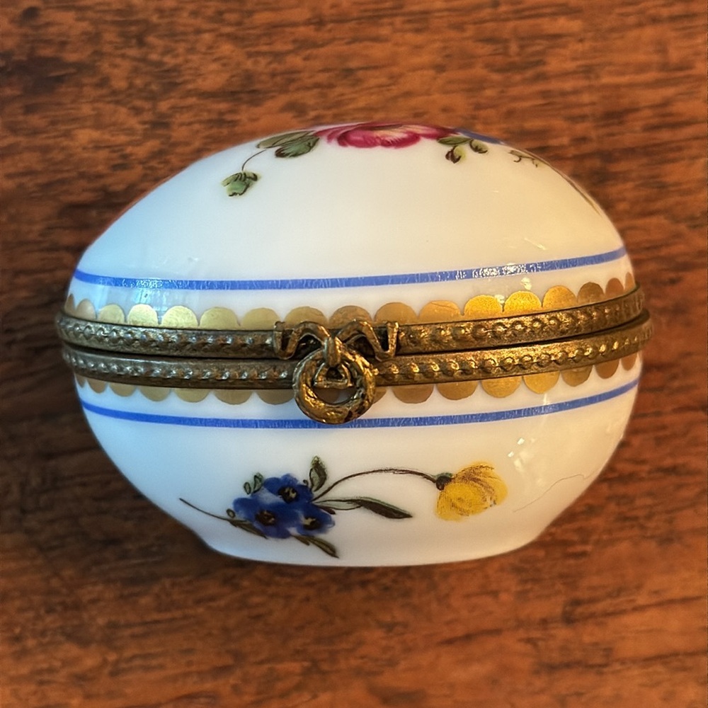 Limoges France Floral Porcelain Hinged Egg Shaped Trinket Box - Picture 4 of 13
